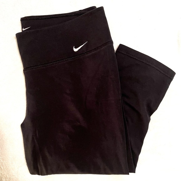 Nike Dri-Fit Capri Leggings - Picture 2 of 2